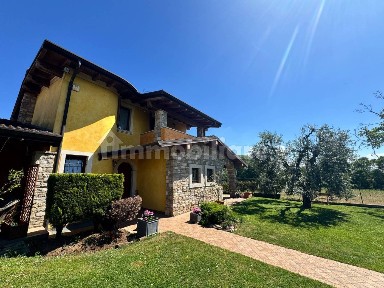 Villa plurifamiliare via dei Tigli, Carzago Riviera, Calvagese della Riviera