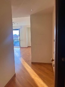 Trilocale ottimo stato, quinto piano, Cenisio, Milano