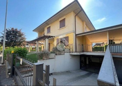 Villa unifamiliare via D. L. Maccabiani 76, Centro, Poncarale
