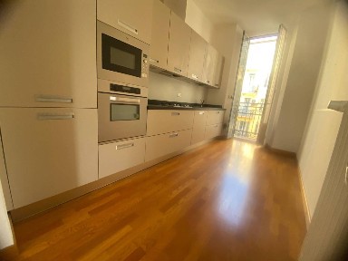 Trilocale via George Washington 27, Washington, Milano