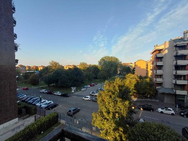 Bilocale via dei Guarneri 16, Vigentino - Fatima, Milano