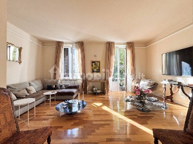 Quadrilocale corso Monforte, San Babila, Milano