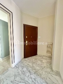 Bilocale via Agostino Bertani 8, Arco della Pace, Milano