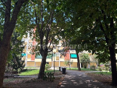 Milano, Prato Centenaro, Viale Ca' Granda, 44