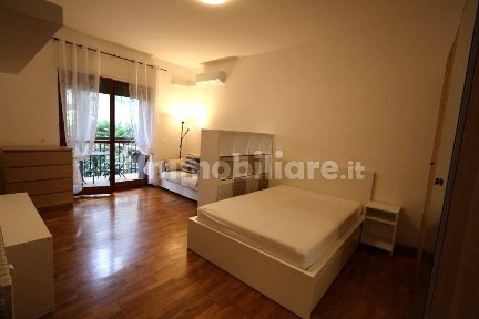 Milano, De Angeli, Via Correggio
