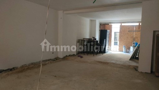 Locale commerciale in Affitto