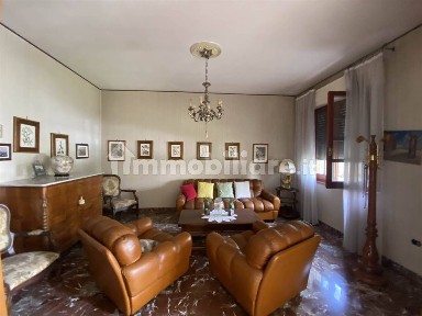 Terratetto unifamiliare 193 m², buono stato, Zona Mensa, Via Toscana, Certaldo