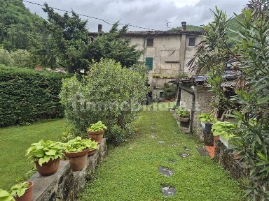 Terratetto unifamiliare 349 m², da ristrutturare, Vicchio
