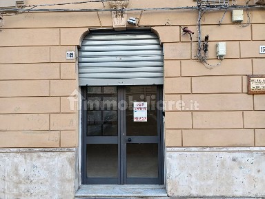 Locale commerciale in Affitto
