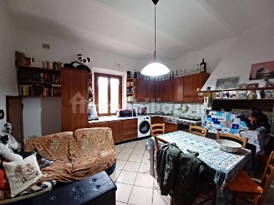 Terratetto unifamiliare 140 m², da ristrutturare, Capraia e Limite