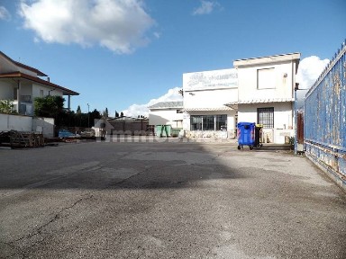 Capannone in Vendita