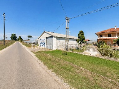 Capannone in Vendita