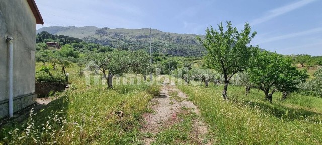 Casale Contrada Vinzeria, Castelbuono