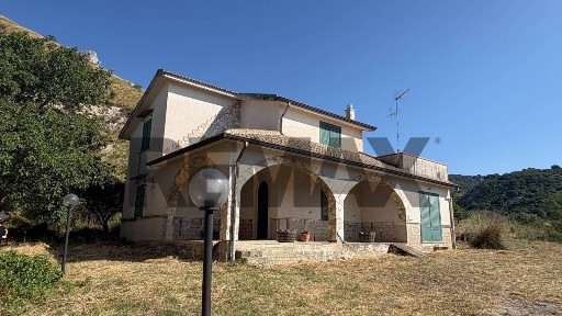 Rustico Contrada Bufalo 1, Contessa Entellina