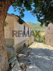 Rustico, da ristrutturare, 797 m², San Mauro Castelverde
