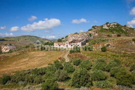 Roccapalumba, Via Ficamara