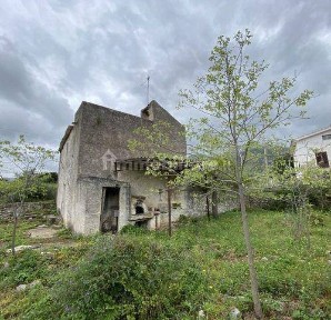 Rustico via Don Luigi Sturzo, Carini