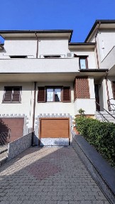 Villa a schiera via 1 Maggio, Casorate Primo