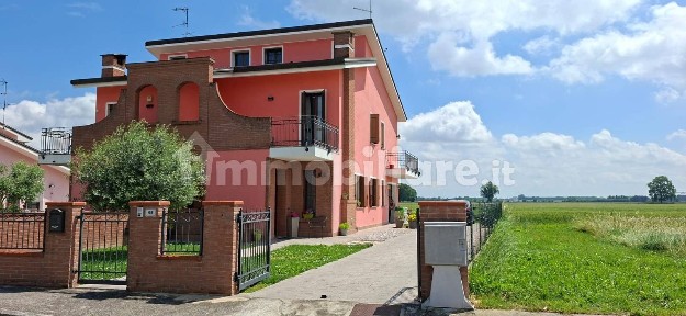 Villa bifamiliare via Carlo Alberto Dalla Chiesa 68, Centro, Canaro