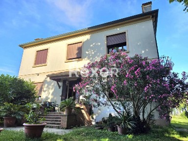 Villa unifamiliare via XXV Aprile, Guarda Veneta