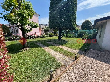 Villa unifamiliare via Nenni, Snc, Centro, Lendinara