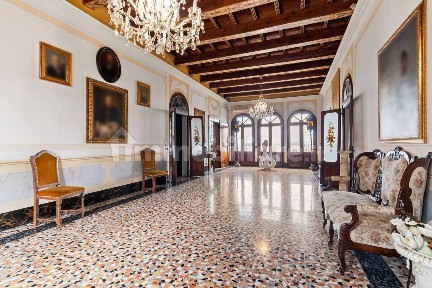 Villa unifamiliare via Valmolin di Mezzo 1885/A, Centro Storico, Rovigo