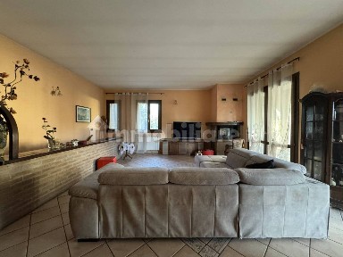 Porto Viro, Via Roma, 5