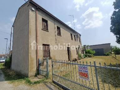 Villa unifamiliare via Monsignor Giuseppe Tinello 6, Ca' Emo, Adria