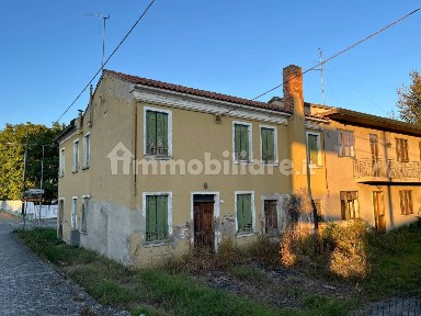 Porto Viro, Via Roma, 5