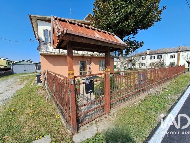 Villa unifamiliare via San Gaetano, Centro, Polesella