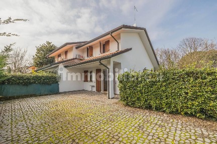 Villa bifamiliare via Sesta Est, Isola Albarella, Rosolina