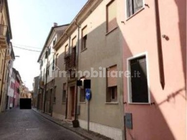 Villa all'asta via Terranova 14, Adria
