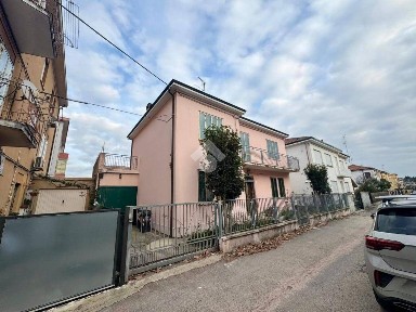 Villa unifamiliare via Fratelli Cairoli 9, Commenda, San Bortolo, Rovigo