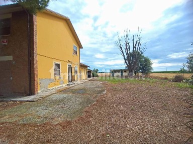 Taglio di Po, Via Molise