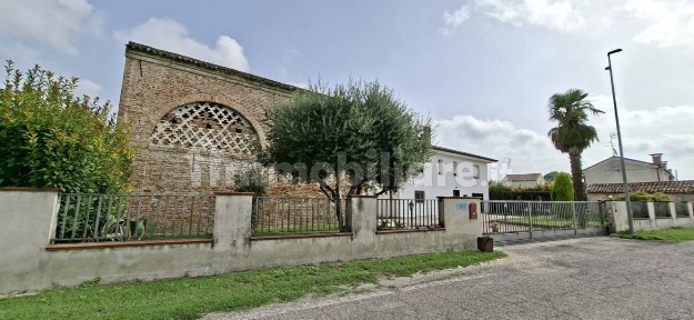 Villa unifamiliare, ottimo stato, 276 m², Frassinelle Polesine