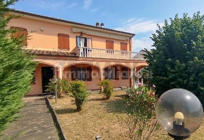 Villa unifamiliare, buono stato, 239 m², Ficarolo