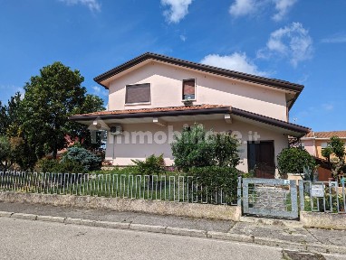 Villa bifamiliare, buono stato, 260 m², Centro, Rosolina