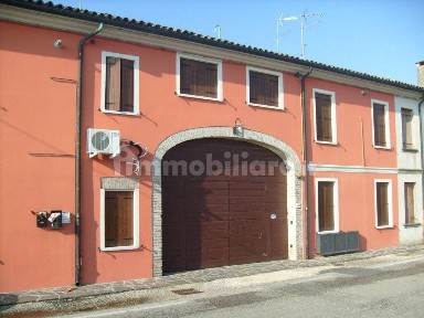 Villa plurifamiliare via Trento 412, Centro, Fiesso Umbertiano