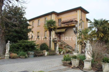 Rosolina, Piazza Martiri della Libertà, 3