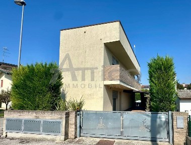 Villa unifamiliare via Mario Malfatto 46, Rovigo Est, Rovigo