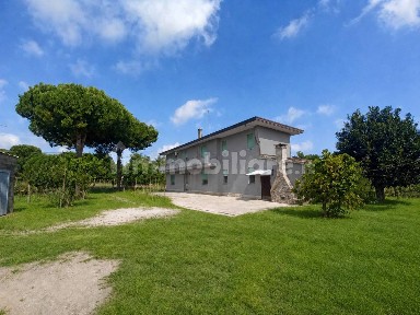 Villa unifamiliare, buono stato, 388 m², Centro, Porto Viro