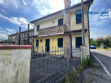 Villa bifamiliare Villanova Marchesana, via Canalnovo, Villanova Marchesana
