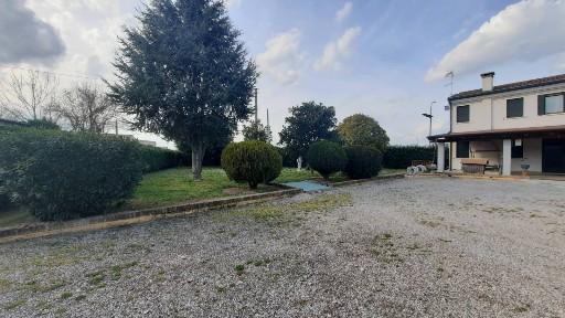 Villa unifamiliare, ottimo stato, 237 m², Centro, Bosaro