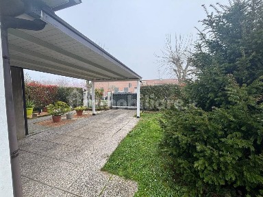 Villa bifamiliare, ottimo stato, 145 m², Santa Maria Maddalena, Occhiobello