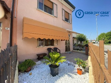 Villa bifamiliare Papozze, via Morandi, Braglia, Papozze