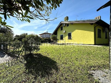 Rosolina, Via della Betulla, 2a