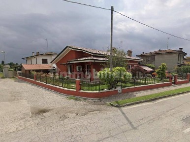Villa all'asta via Sarti, 477, Ficarolo