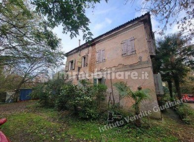 Villa all'asta via del Mare 4591-4593, Loreo