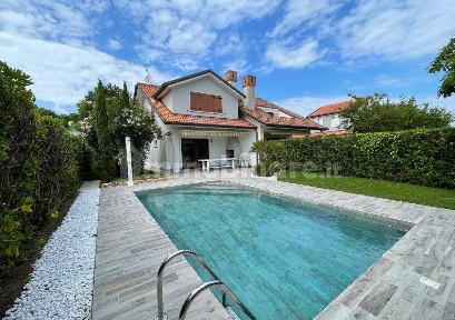 Villa bifamiliare via del Salice, Isola Albarella, Rosolina