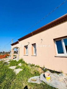 Villa unifamiliare via degli Estensi, Centro, Badia Polesine